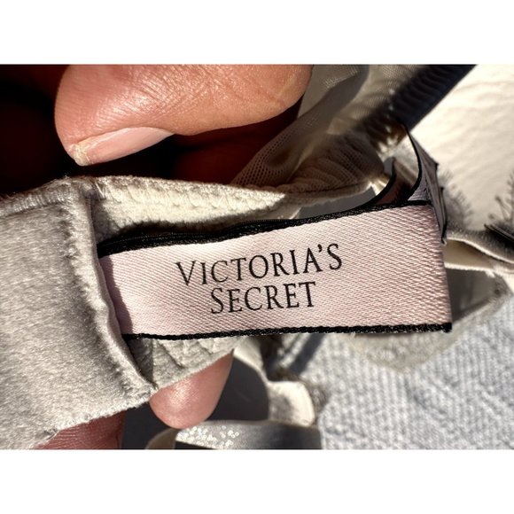 Victoria’s Secret Bra 34D Ivory Floral  Lace Shimmer Dream Angels Demi Womens - Picture 10 of 12